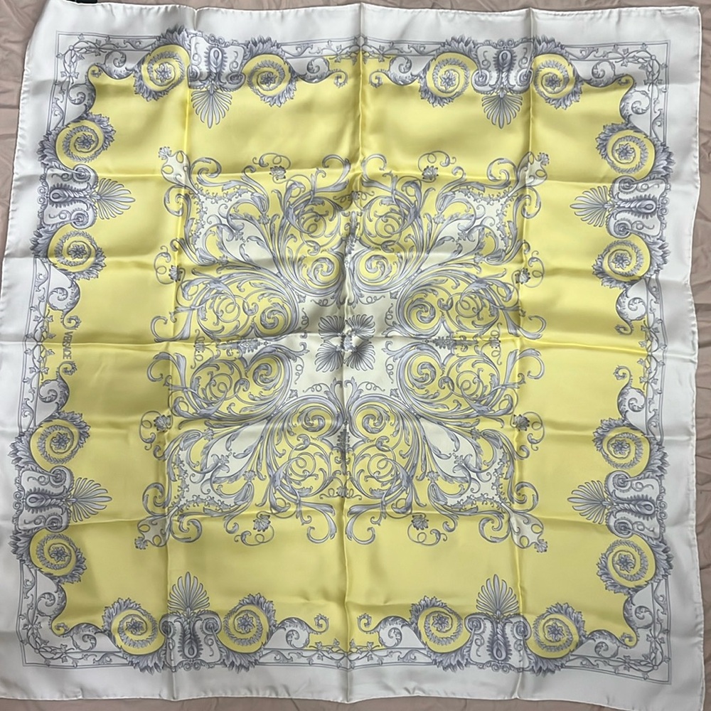 Brand new Versace silk scarf 33.5x33.5”